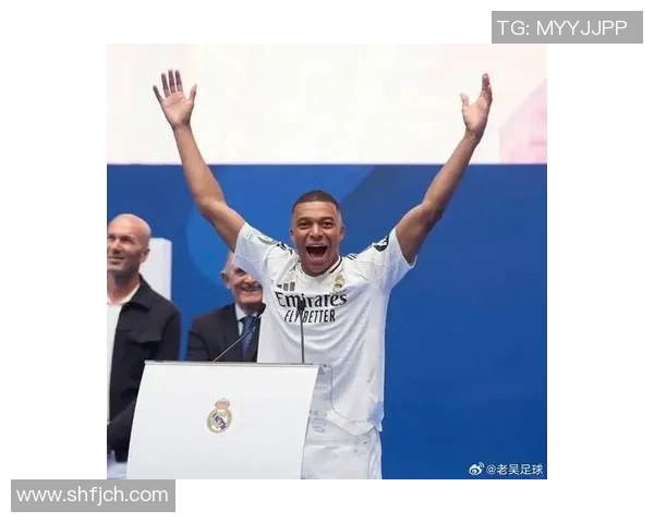 全球足球巨星风采：姆巴佩领衔各国球员精彩表现与成就分析