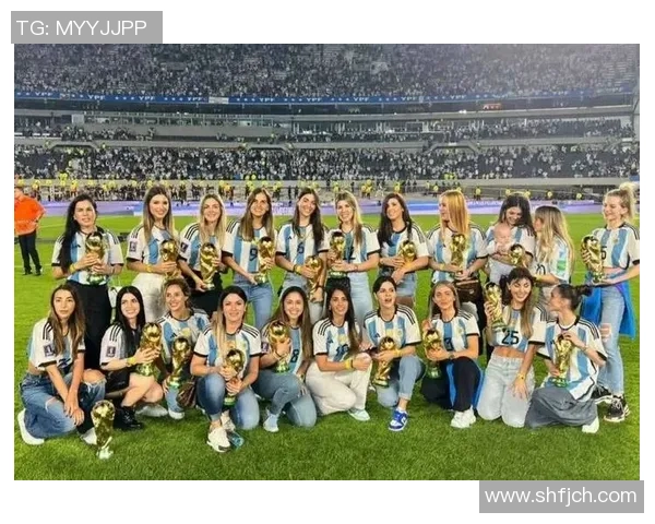 足球巨星太太团罕见合影曝光展现不同风格的美丽与优雅气质 足球巨星太太团罕见合影曝光展现不同风格的美丽与优雅气质