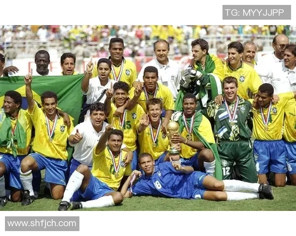 足球巨星风采：全球国家队球员精彩瞬间集锦图集